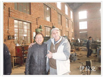  伊拉克客戶來(lái)廠購(gòu)買水磨石設(shè)備